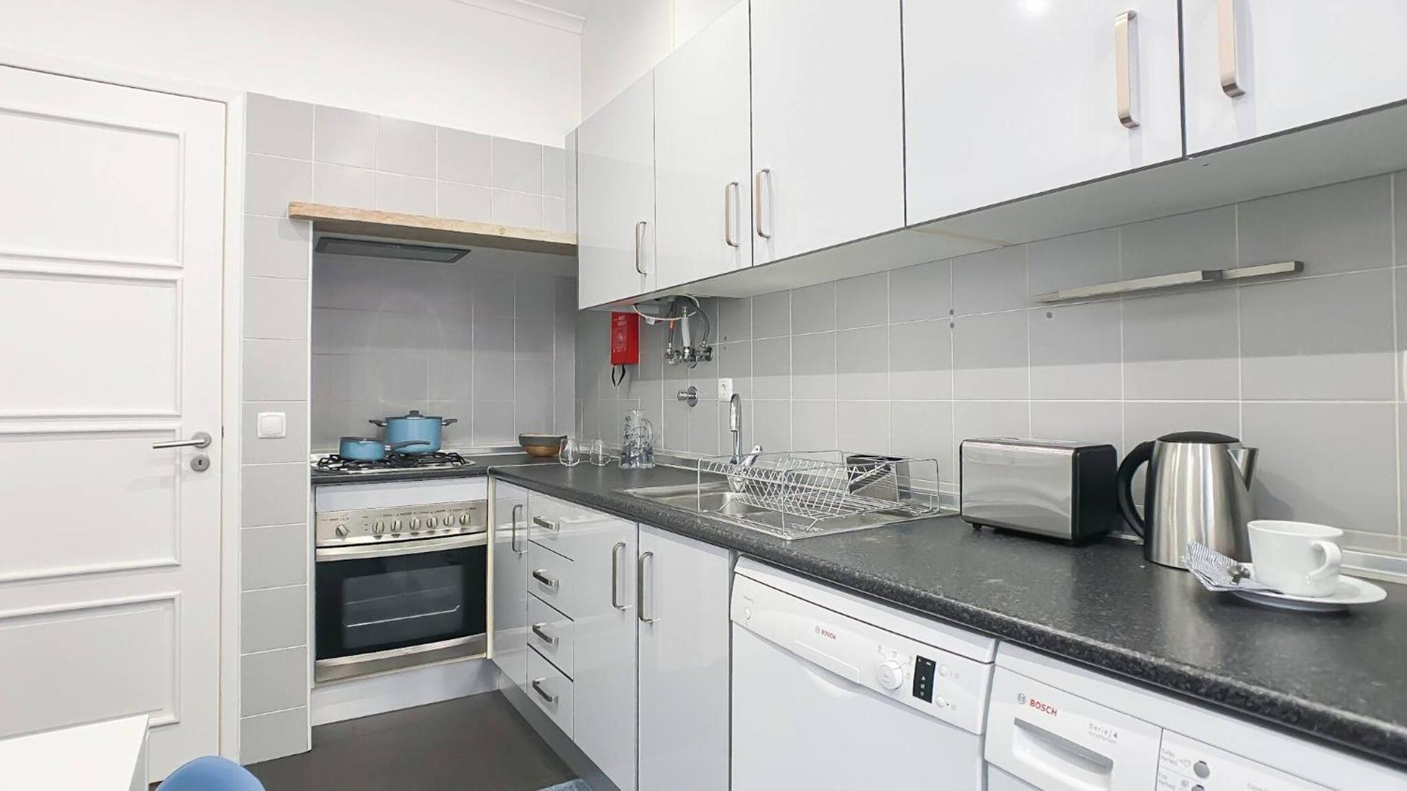 Apartment Uptown Stylish Lisbon